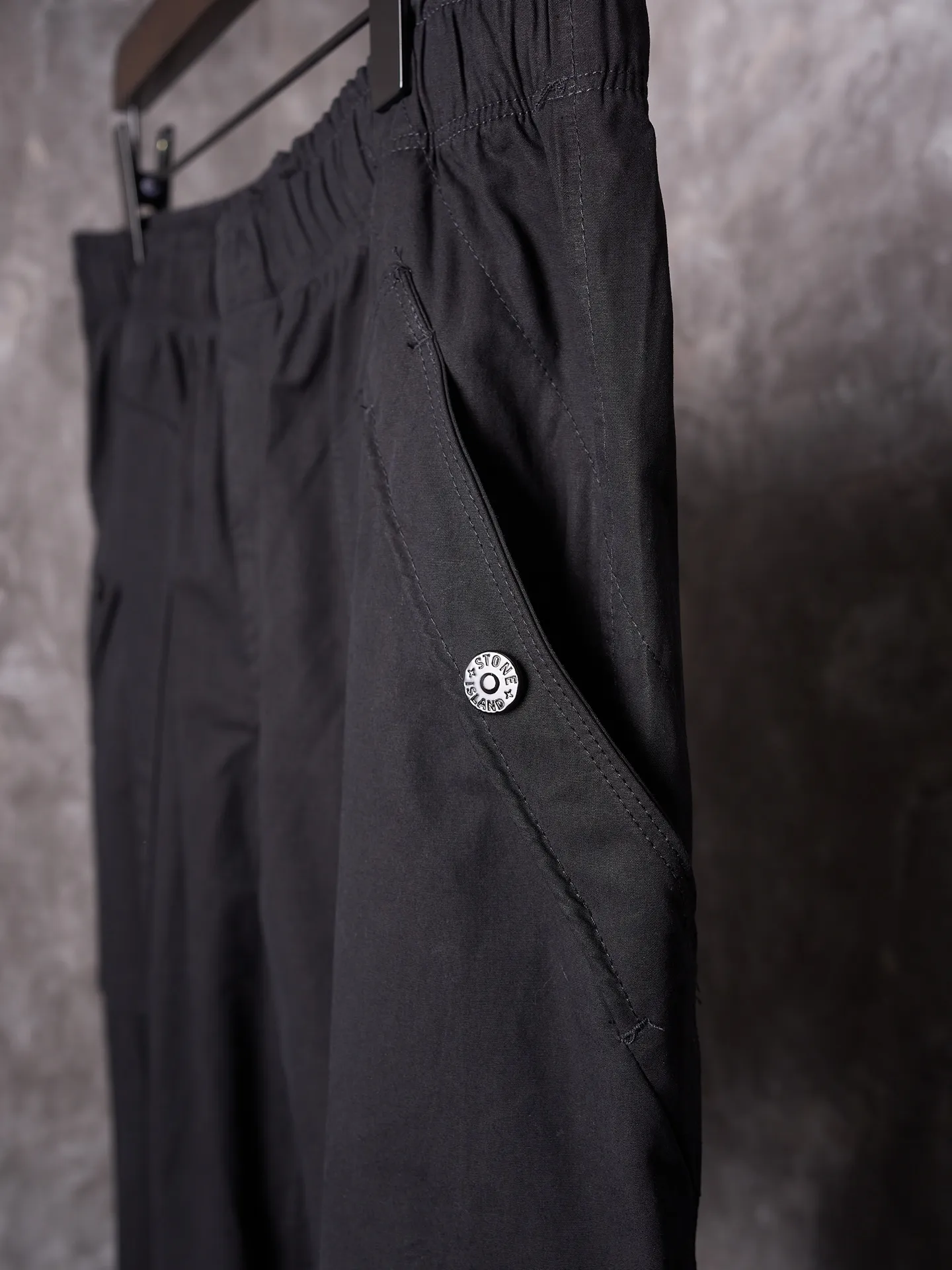 P420 Actual hanging auction】Stonesland/Stone Island embroidered badge leg casual trousers [Ready stock] 34 36 38 40